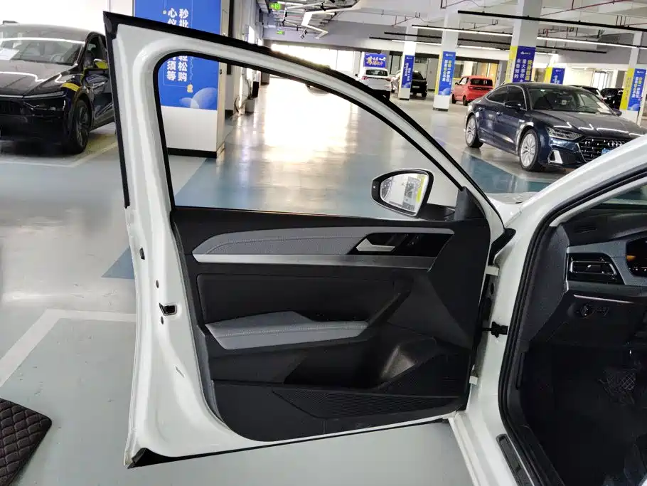 Volkswagen Lavida — миниатюра 7