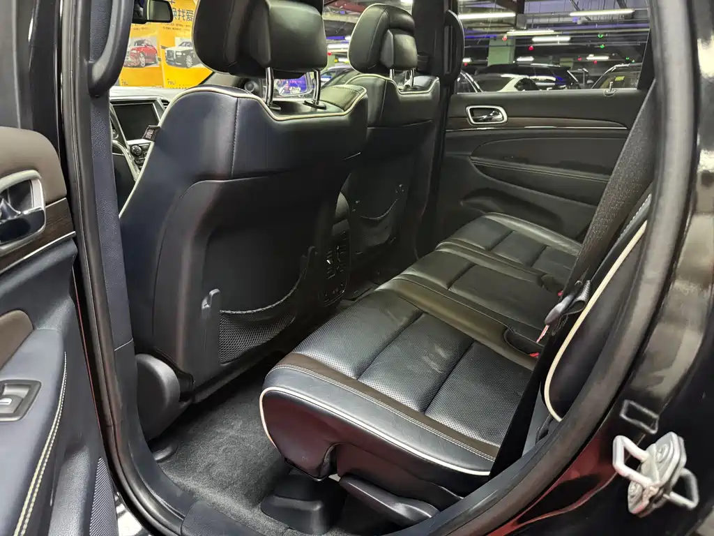 Jeep Grand Cherokee (Import) 3.6L Luxury Navigation Edition, фото 33