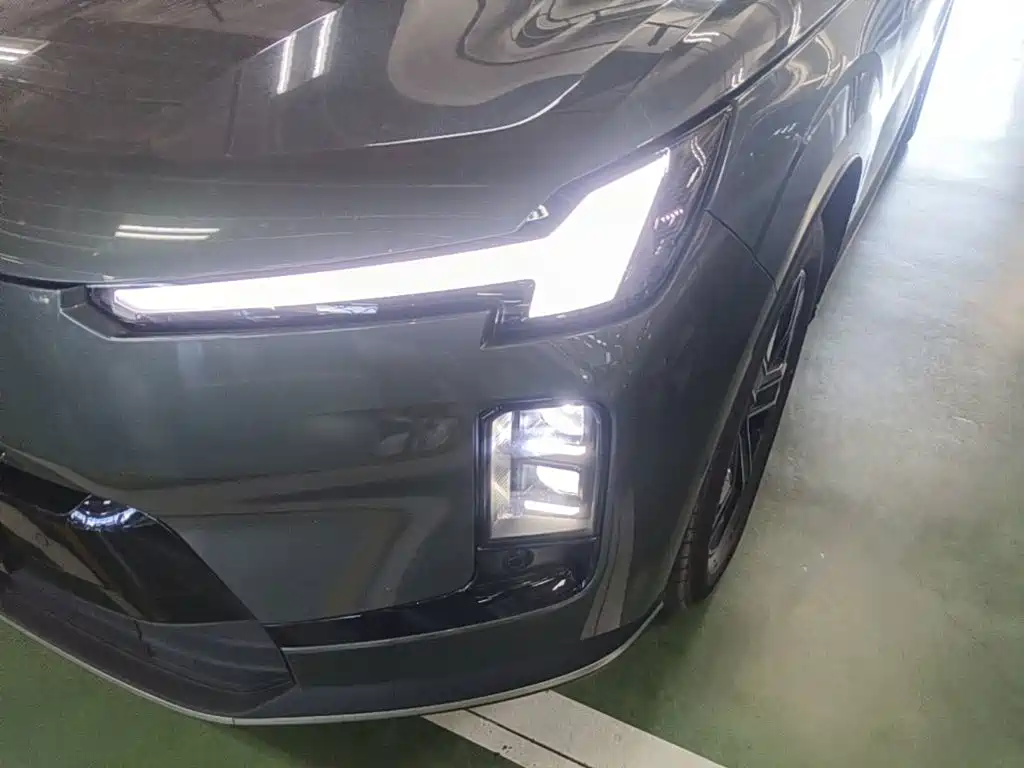 Volvo XC70 PHEV — миниатюра 24