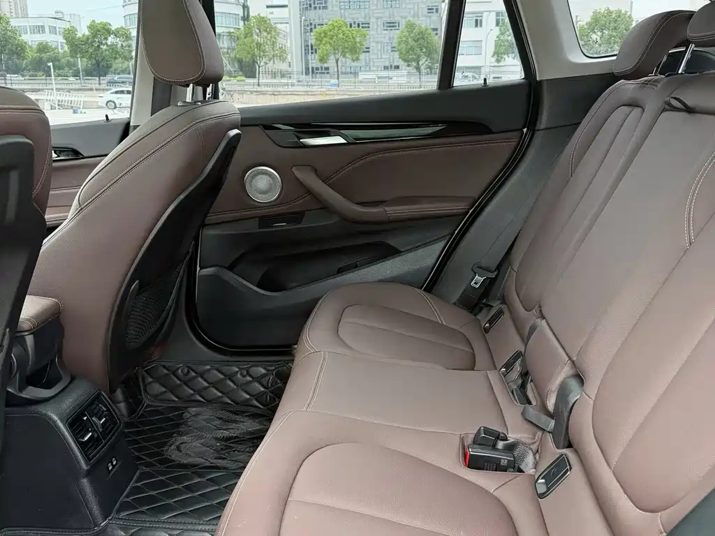 BMW X1 — миниатюра 5