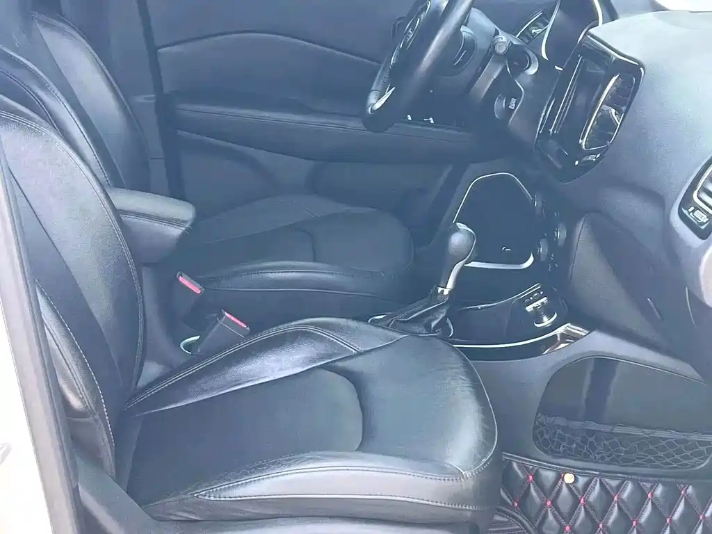Jeep Compass — миниатюра 5