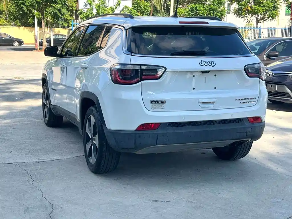 Jeep Compass — миниатюра 8