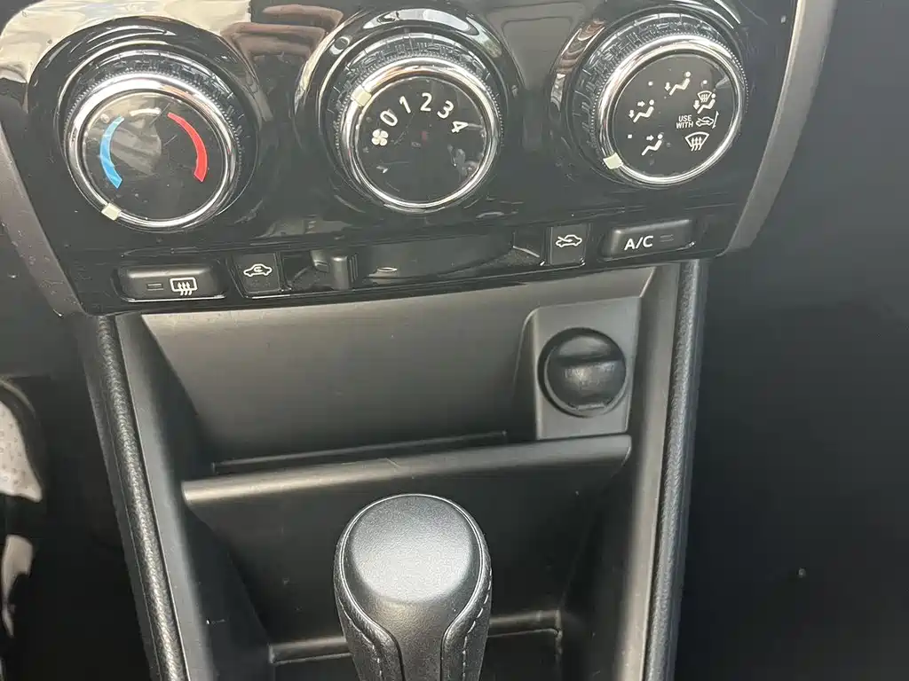Toyota Yaris L — миниатюра 14