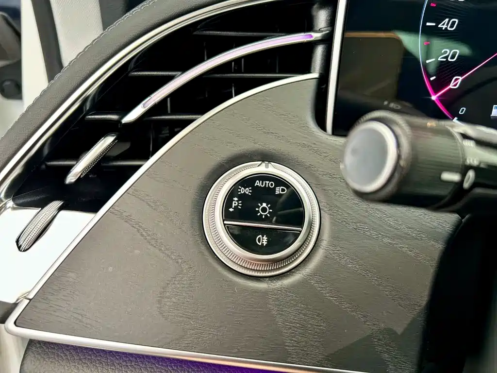 Mercedes-Benz E-Class (Import) — миниатюра 25