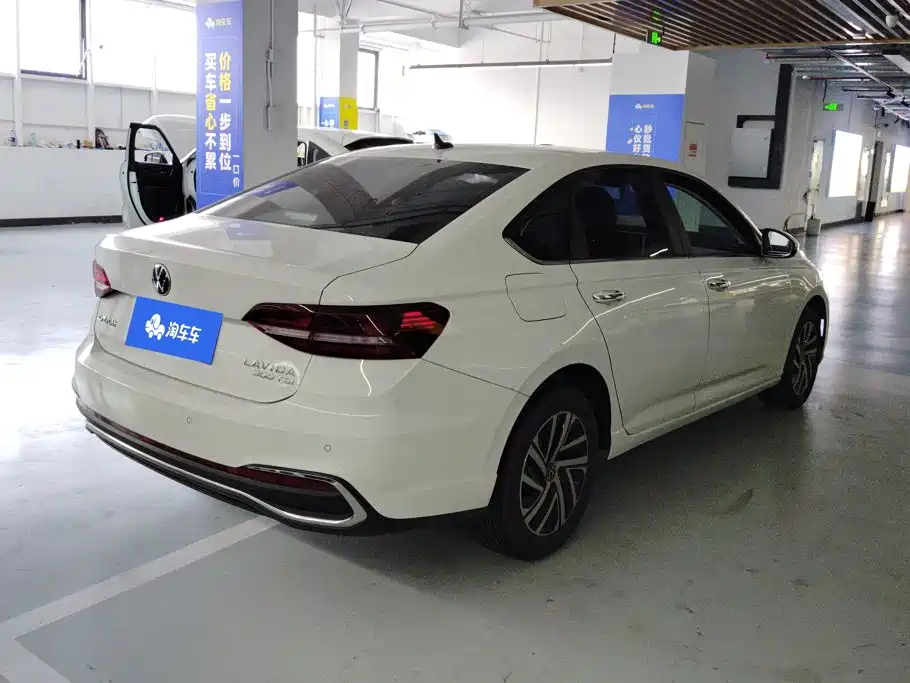 Volkswagen Lavida — миниатюра 3