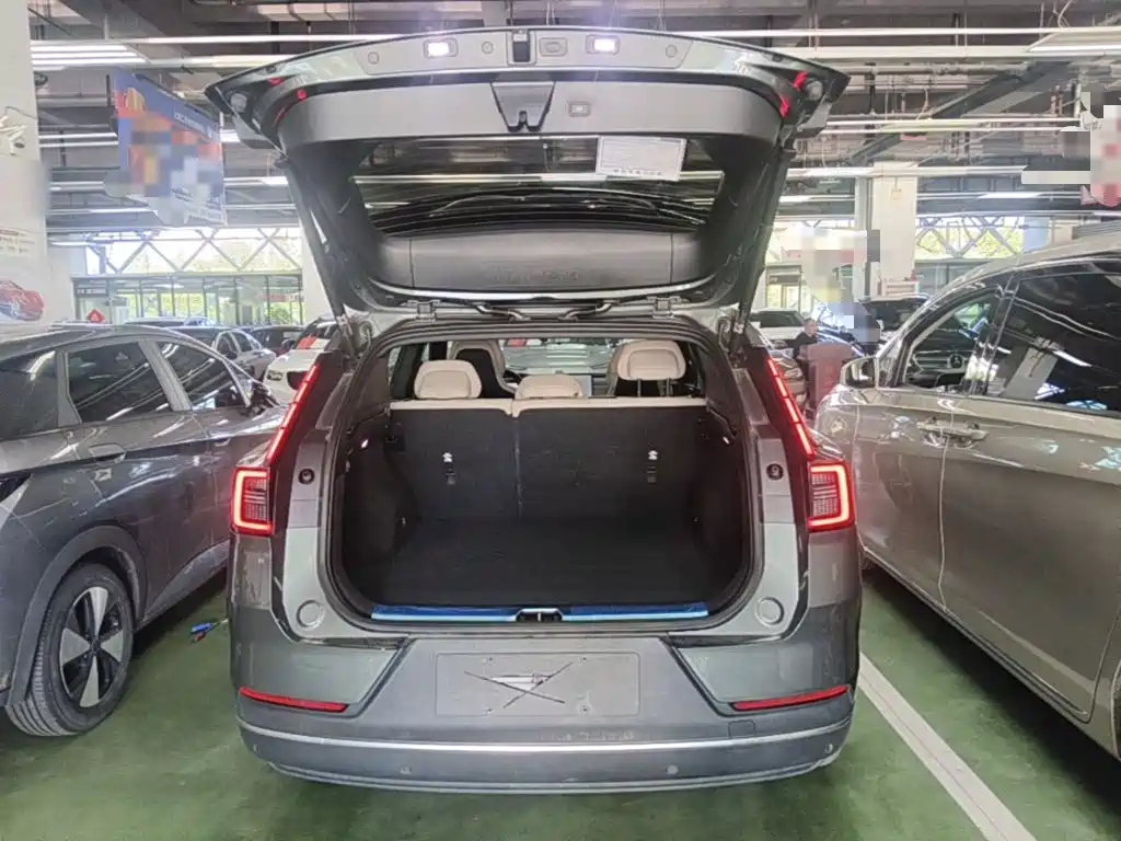 Volvo XC70 PHEV — миниатюра 19