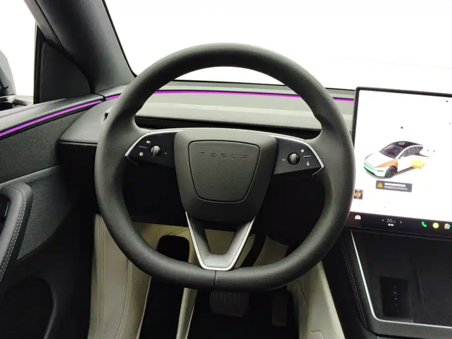 Tesla Model Y — миниатюра 15
