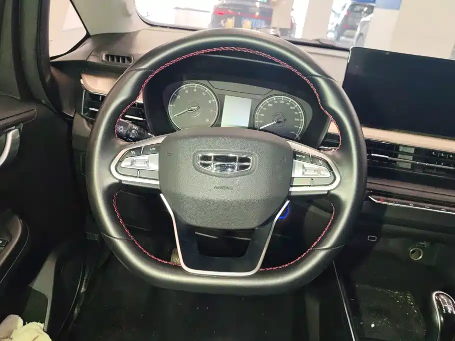 Geely Vision X3 — миниатюра 15