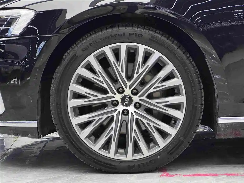 Audi A8 — миниатюра 4