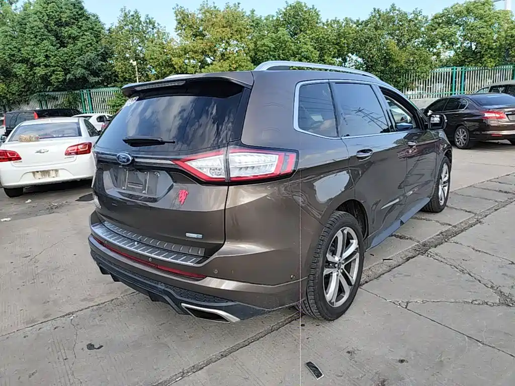 Ford Edge — миниатюра 7