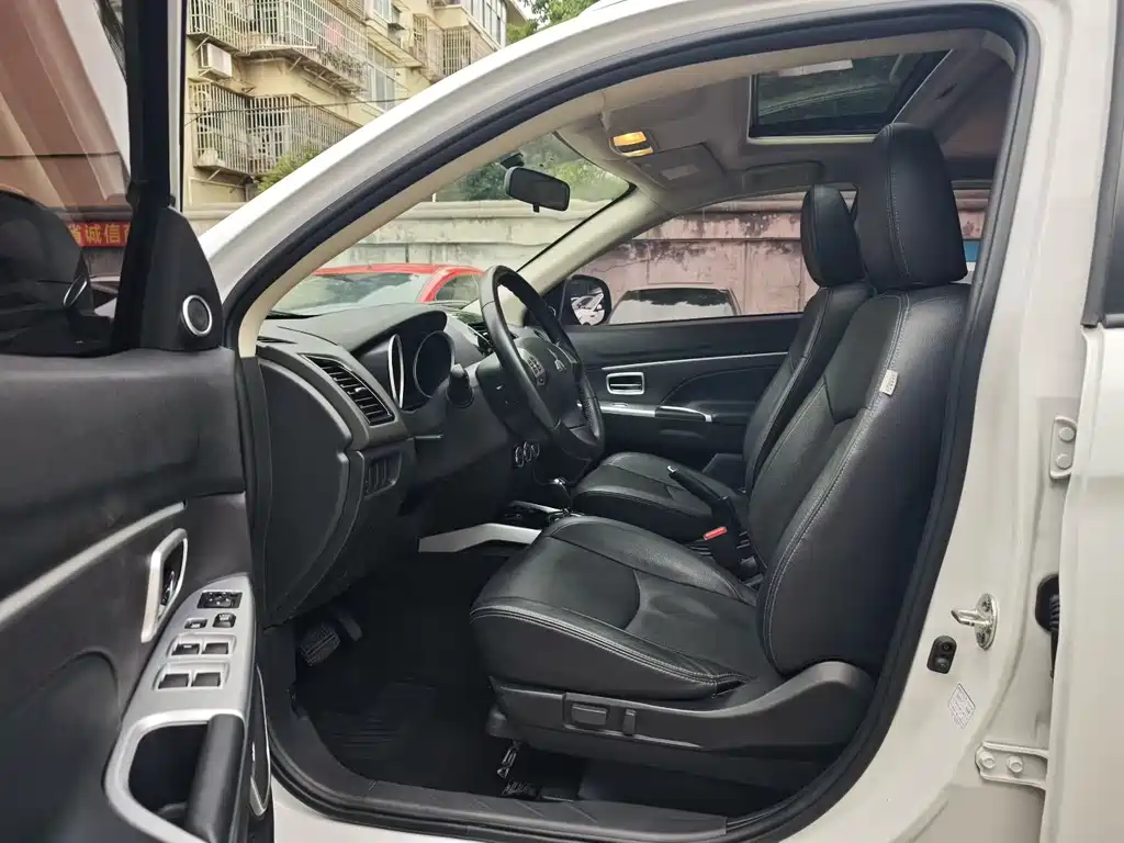 Mitsubishi ASX — миниатюра 5