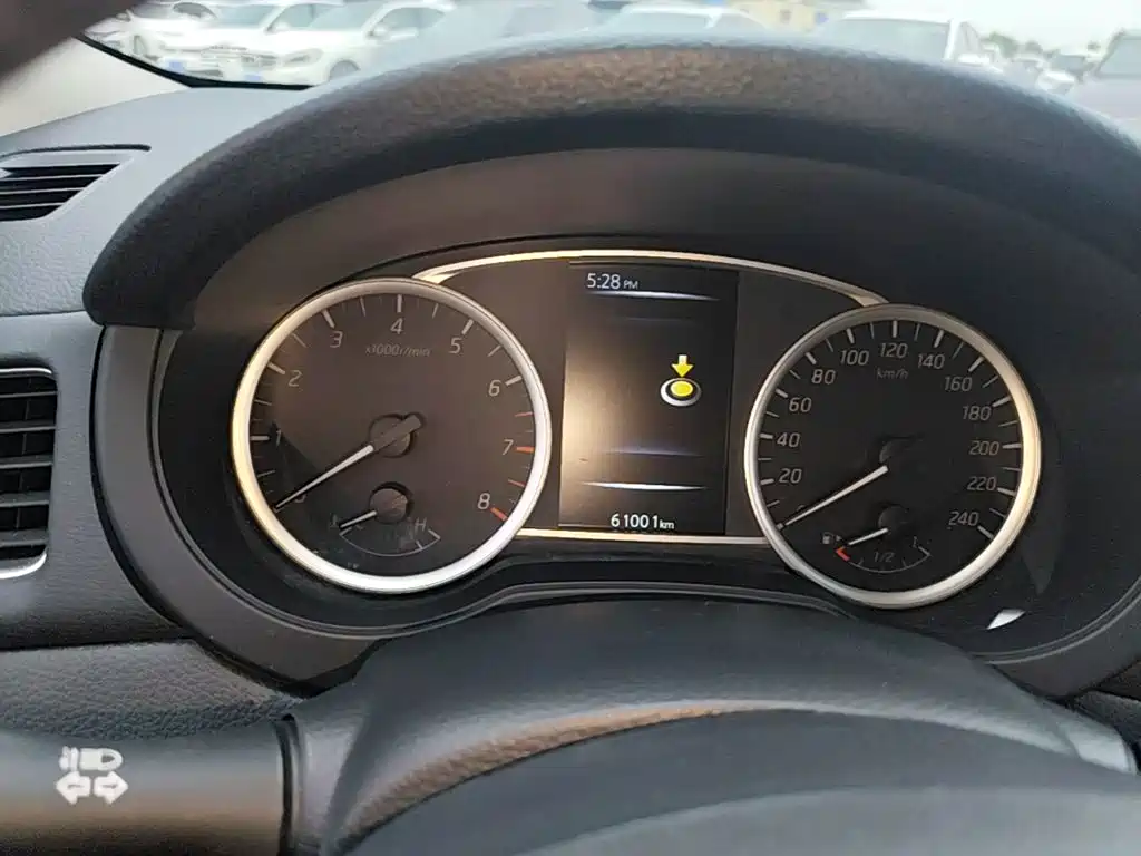 Nissan Tiida — миниатюра 12