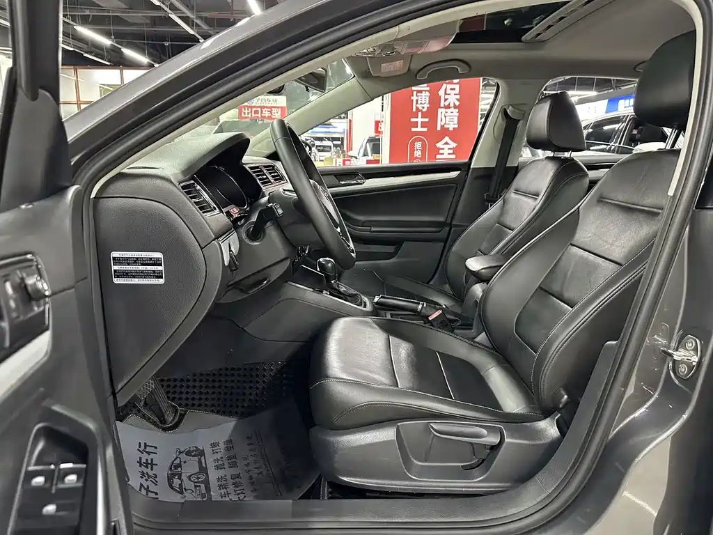 Volkswagen Sagitar — миниатюра 22