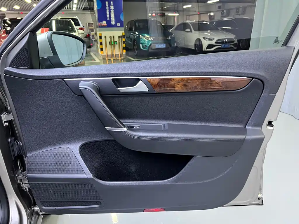 Volkswagen Magotan (Import) — миниатюра 13