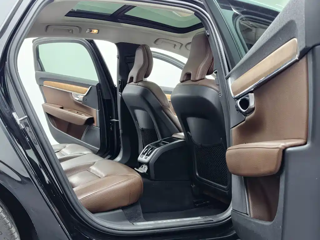 Volvo S90 — миниатюра 15