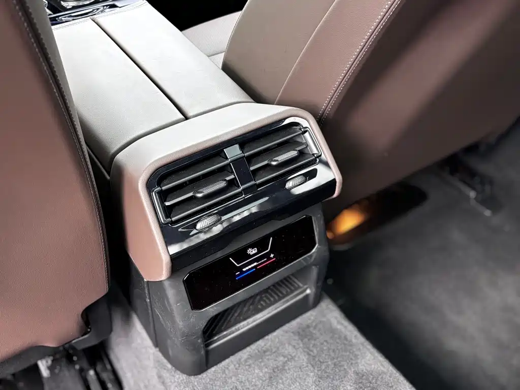 BMW 5 Series — миниатюра 20