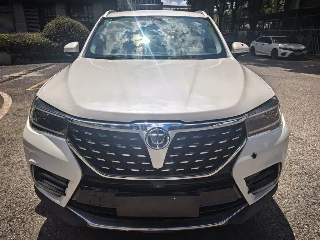 Zhonghua V7 — миниатюра 5