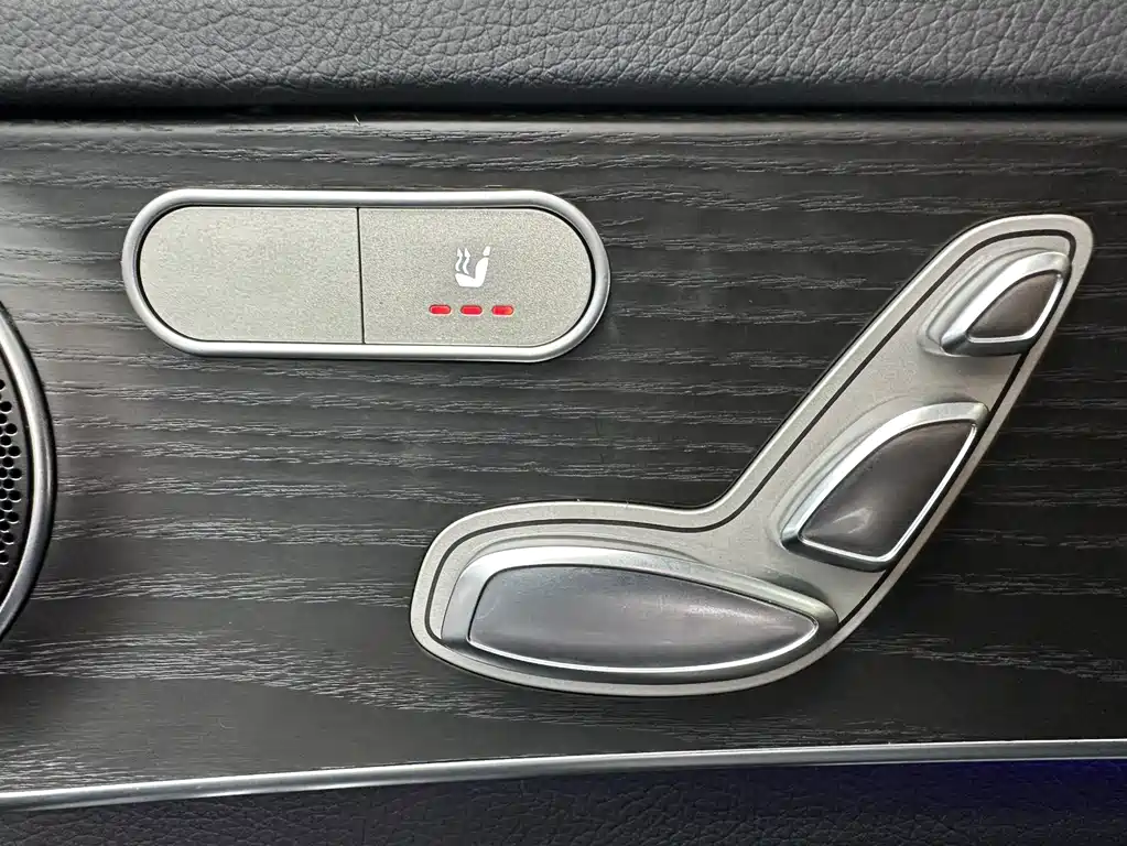 Mercedes-Benz C-Class — миниатюра 13