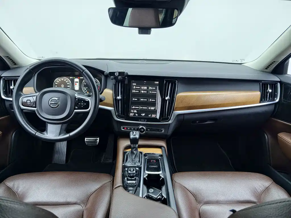 Volvo S90 — миниатюра 21