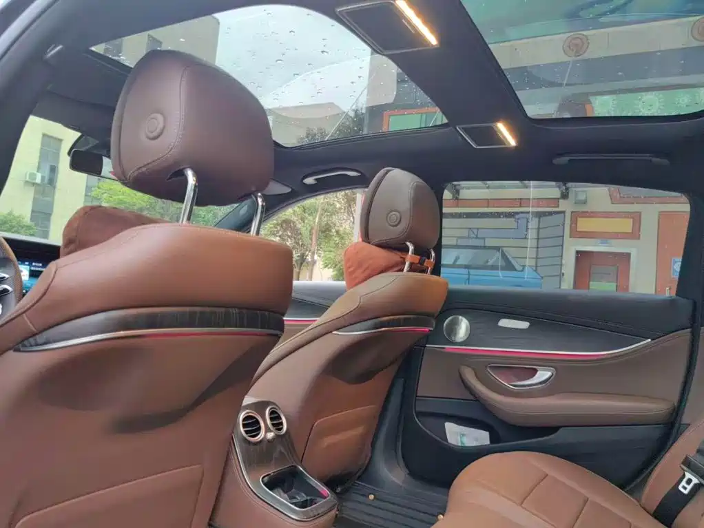 Mercedes-Benz E-Class — миниатюра 8