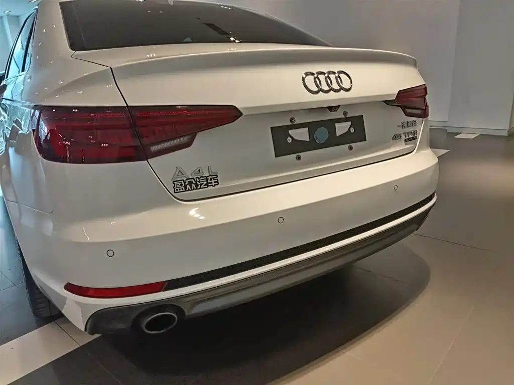 Audi A4L — миниатюра 12