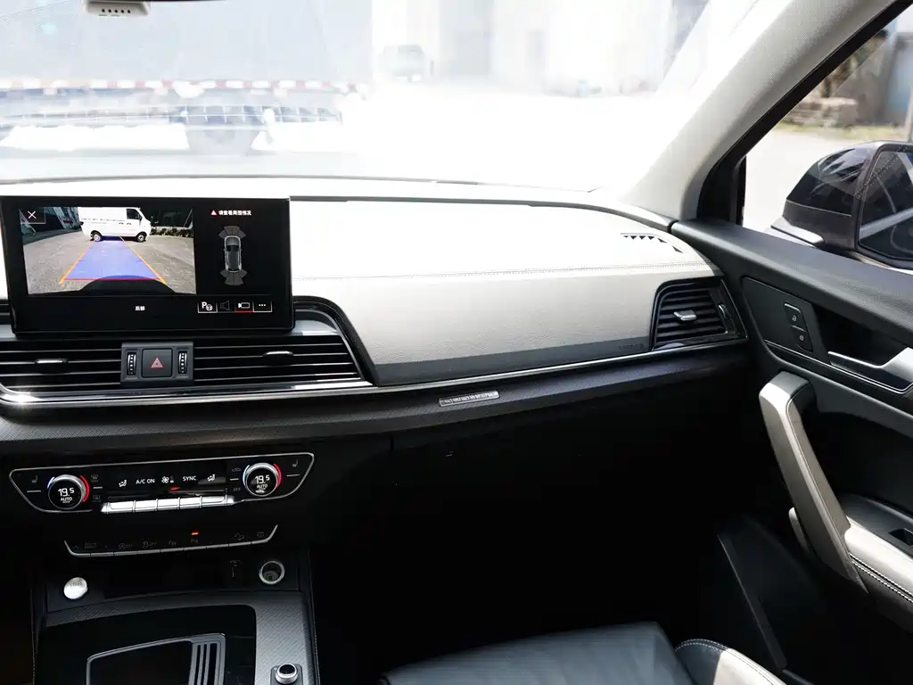 Audi Q5L — миниатюра 18