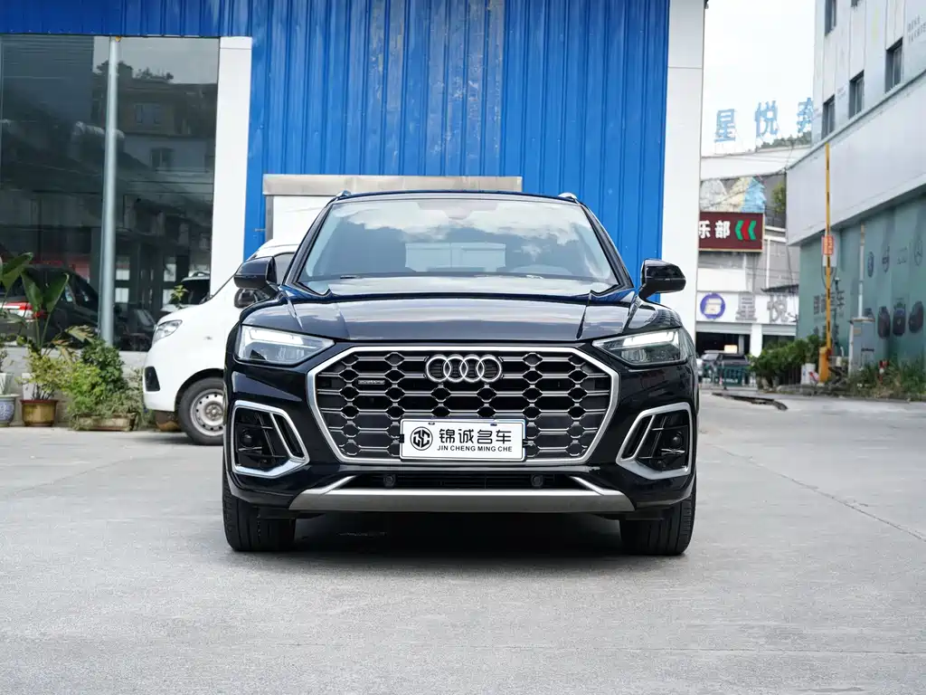 Audi Q5L — миниатюра 2