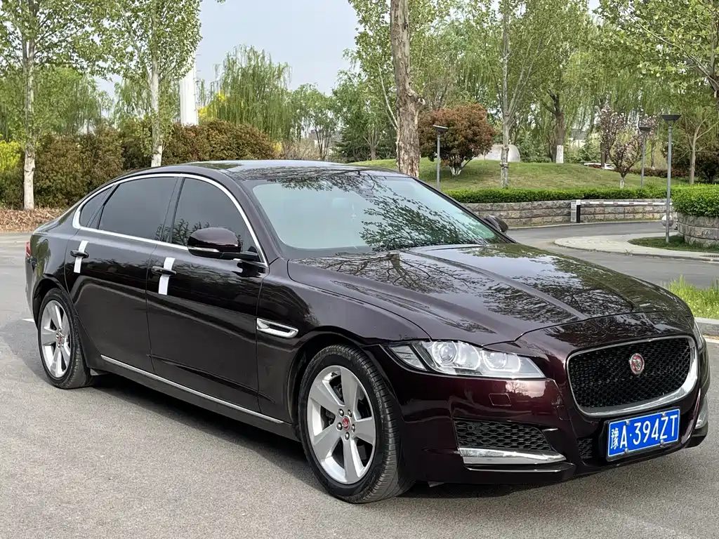 Jaguar XFL — миниатюра 3