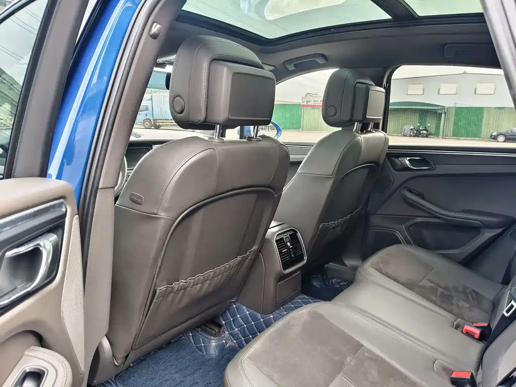 Porsche Macan — миниатюра 10