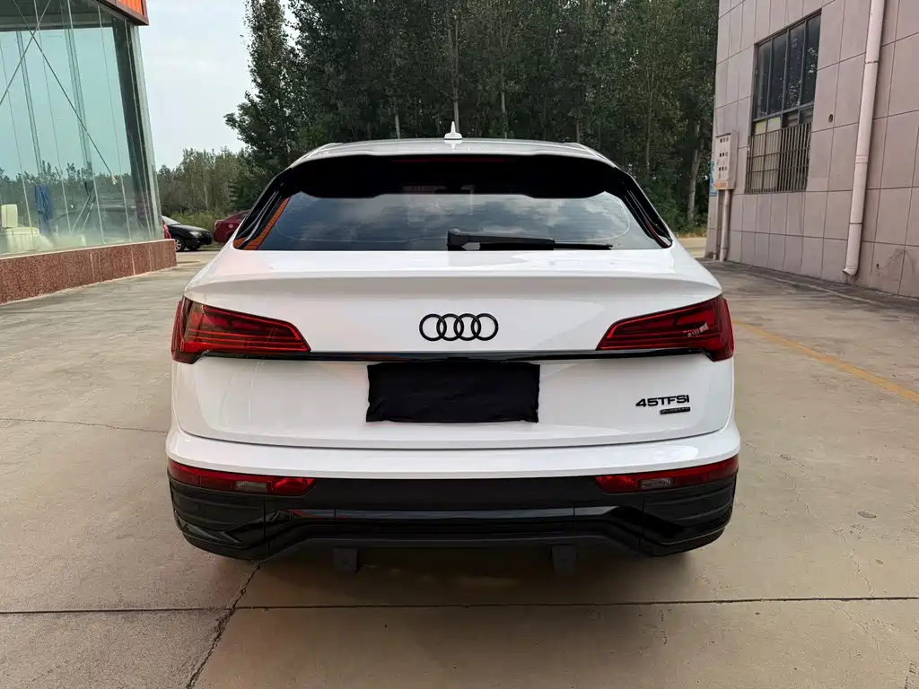 Audi Q5L Sportback — миниатюра 4