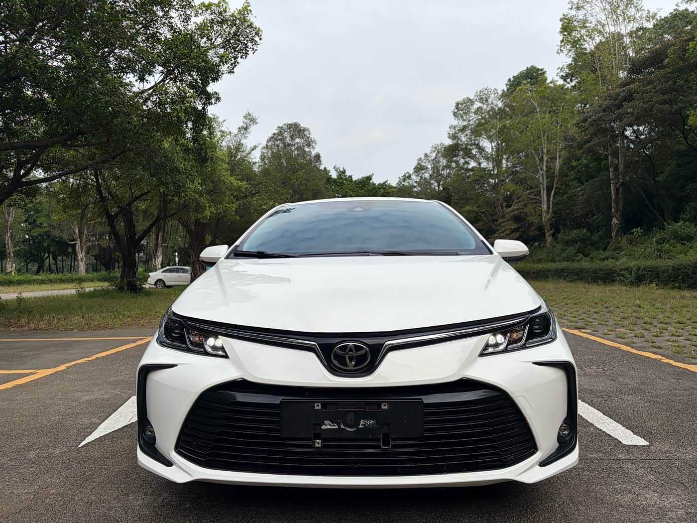 Toyota Corolla 1.2 л 2022 г. Белый, пробег 40000 км