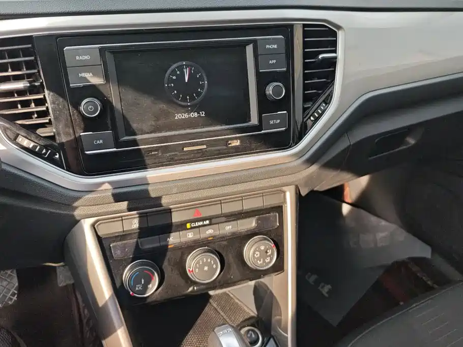 Volkswagen T-Roc — миниатюра 12