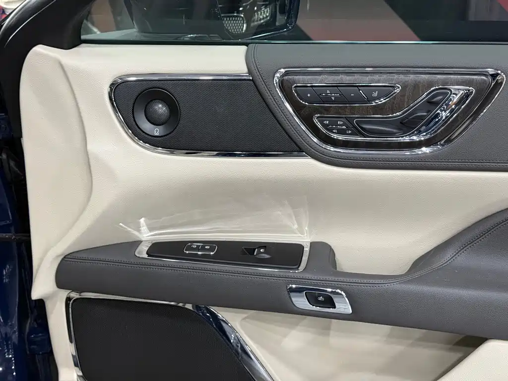 Lincoln Continental — миниатюра 18