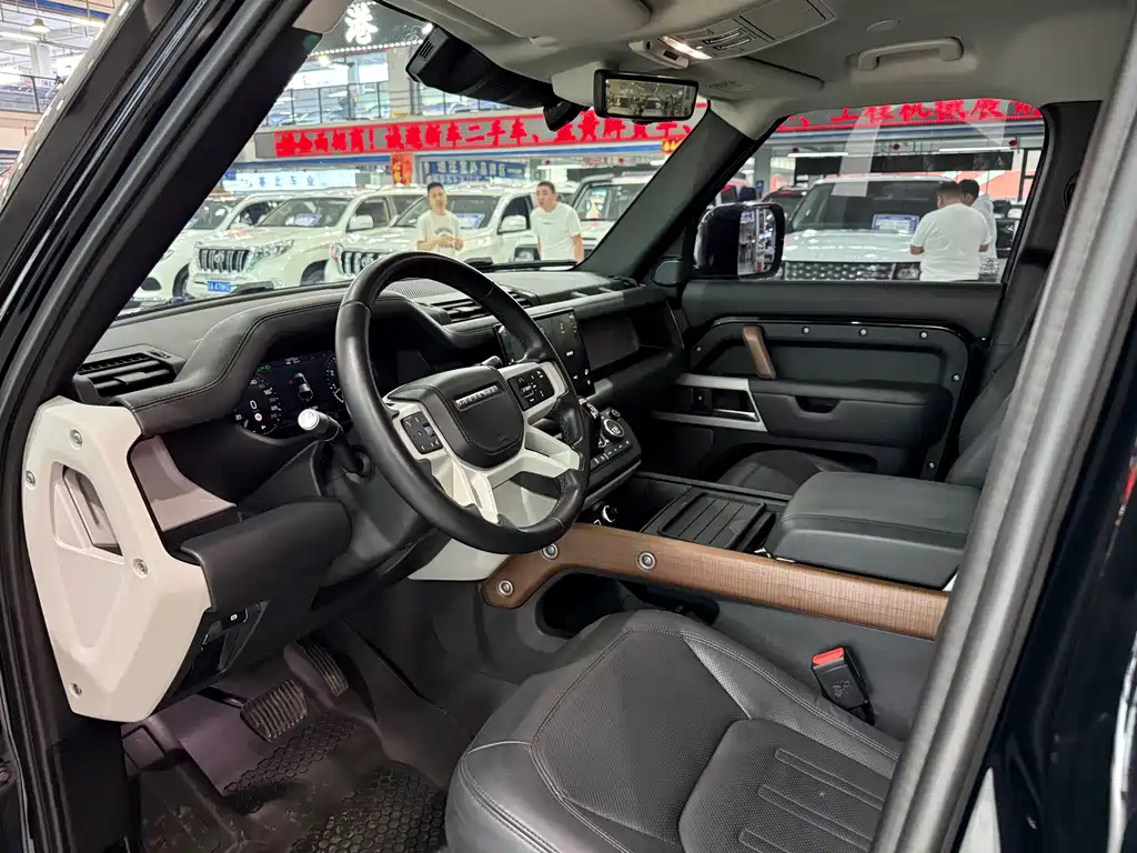 Land Rover Defender — миниатюра 9