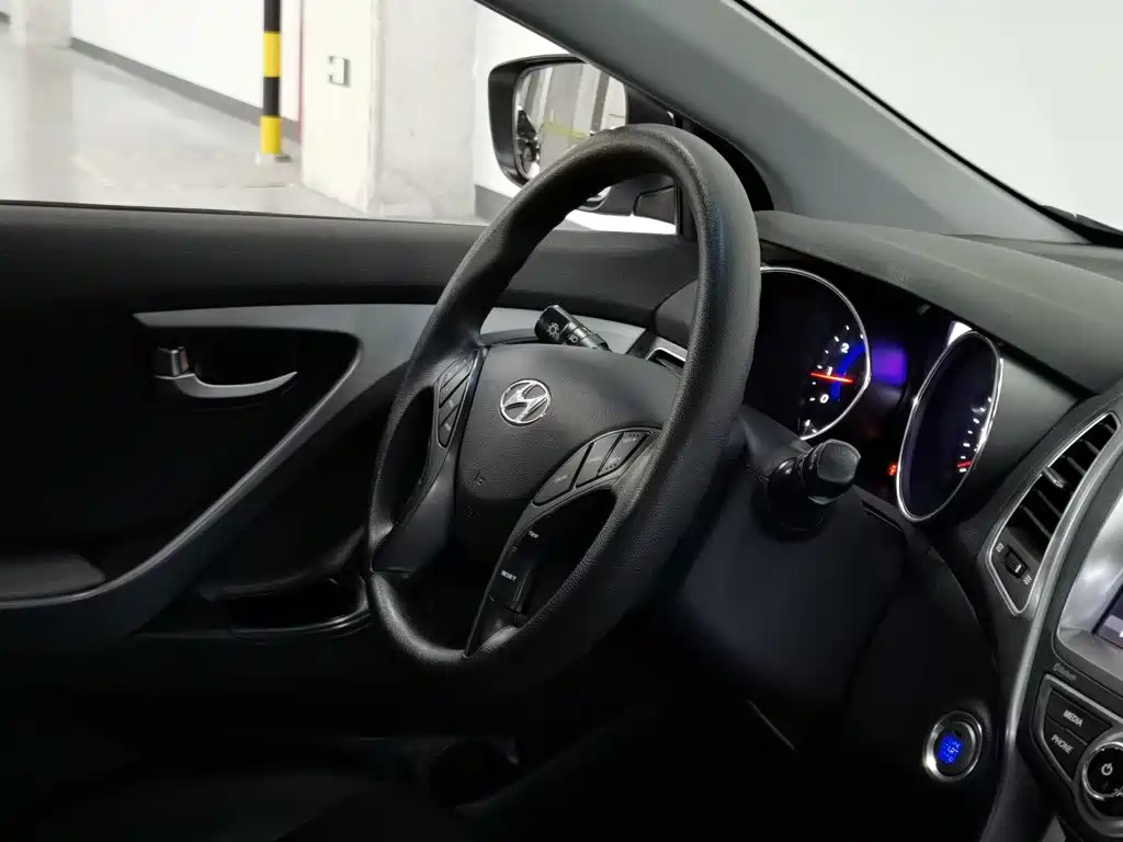 Hyundai Elantra Langdong — миниатюра 22