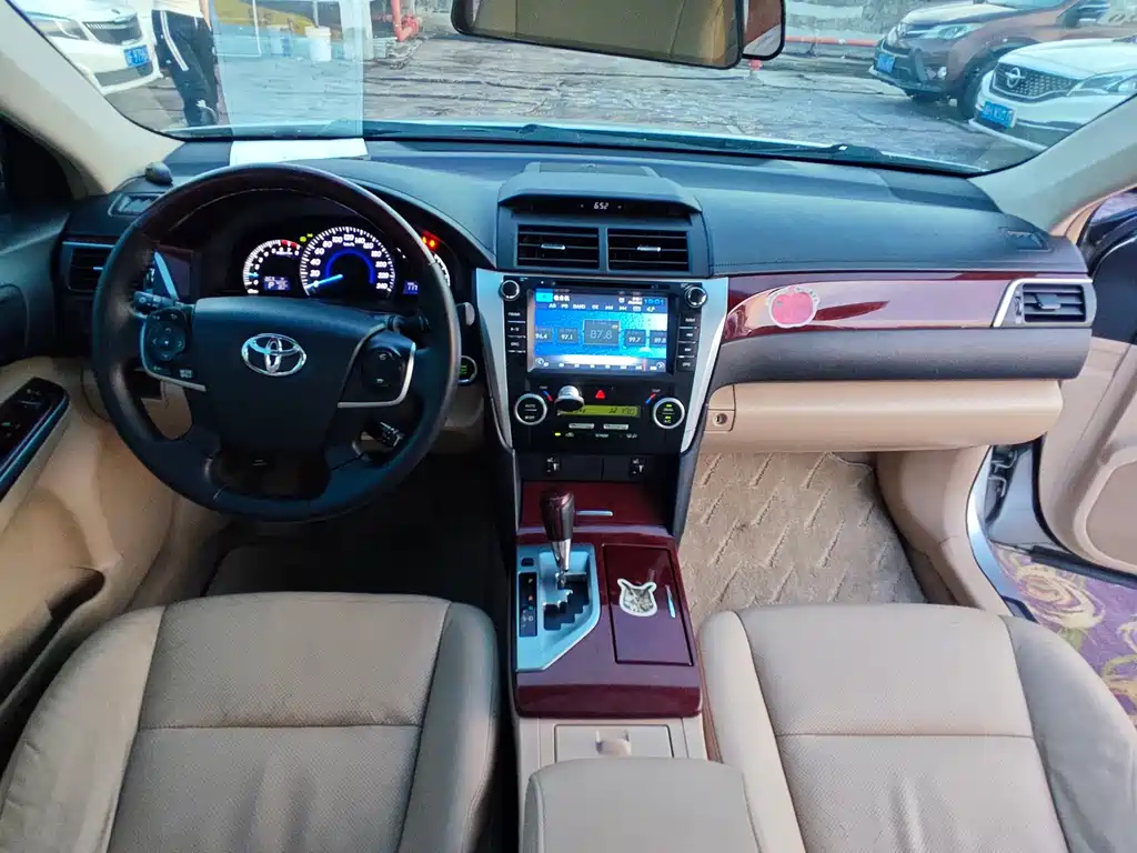 Toyota Camry — миниатюра 9