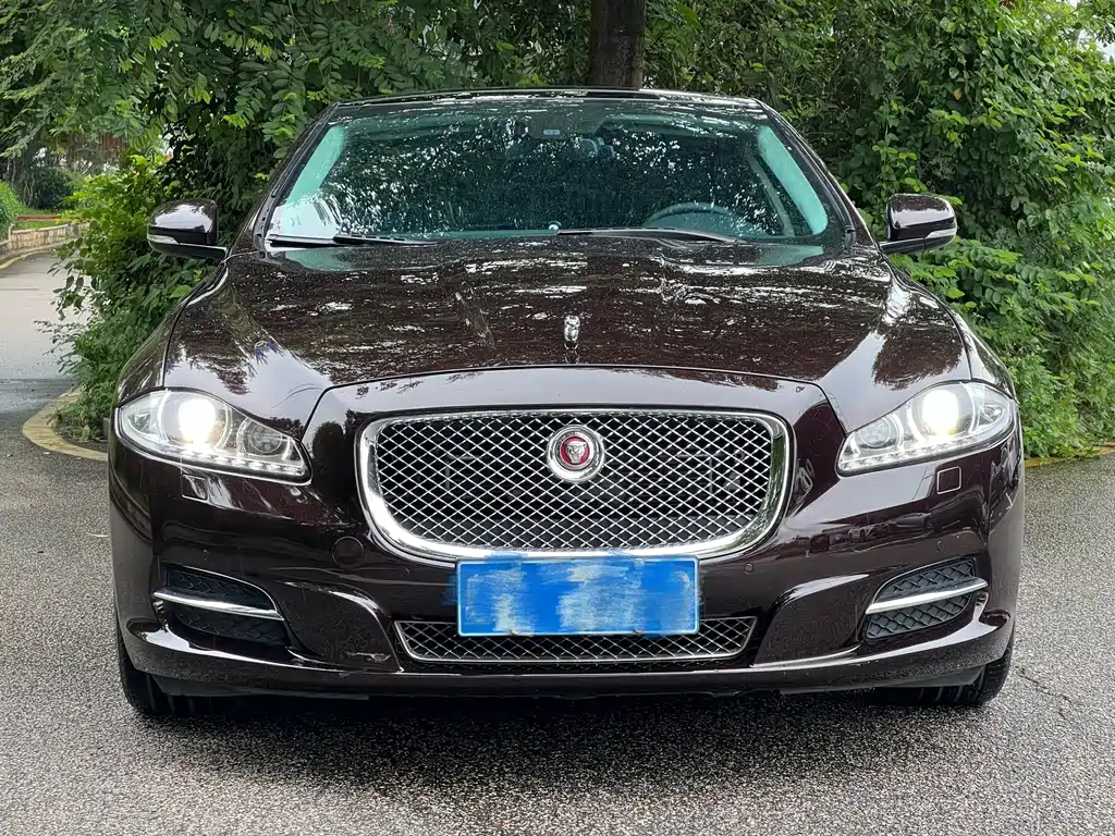 Jaguar XJ — миниатюра 2