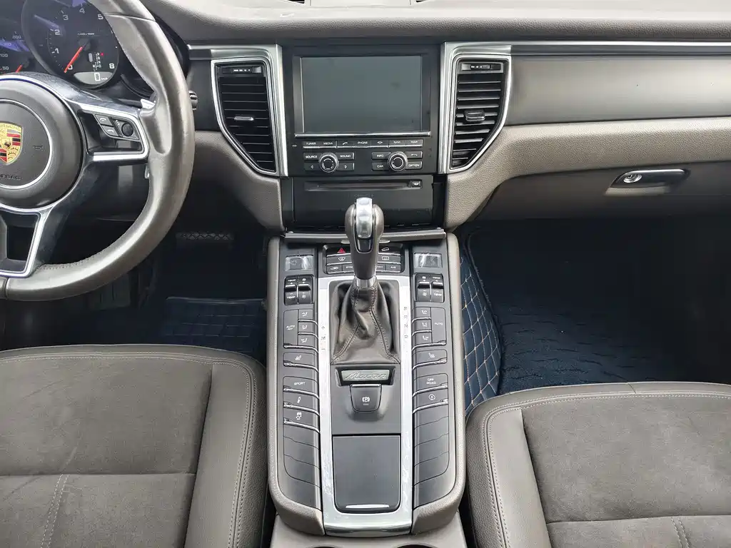 Porsche Macan — миниатюра 14