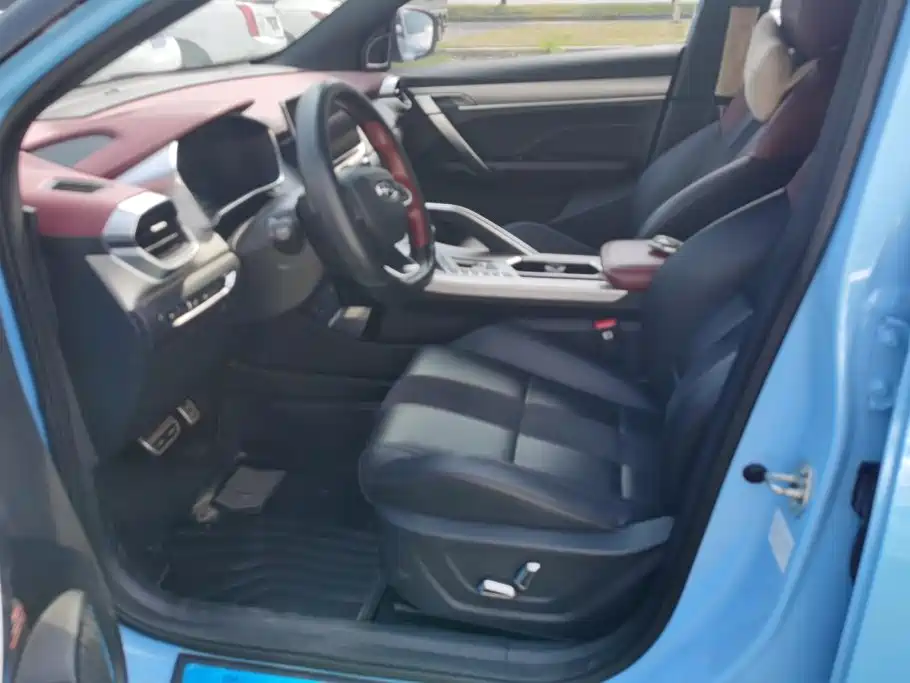 Geely Binyue — миниатюра 9