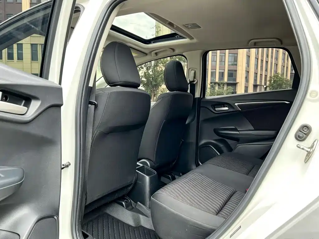 Honda Fit — миниатюра 4