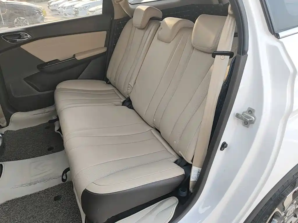 Baojun 310W — миниатюра 17