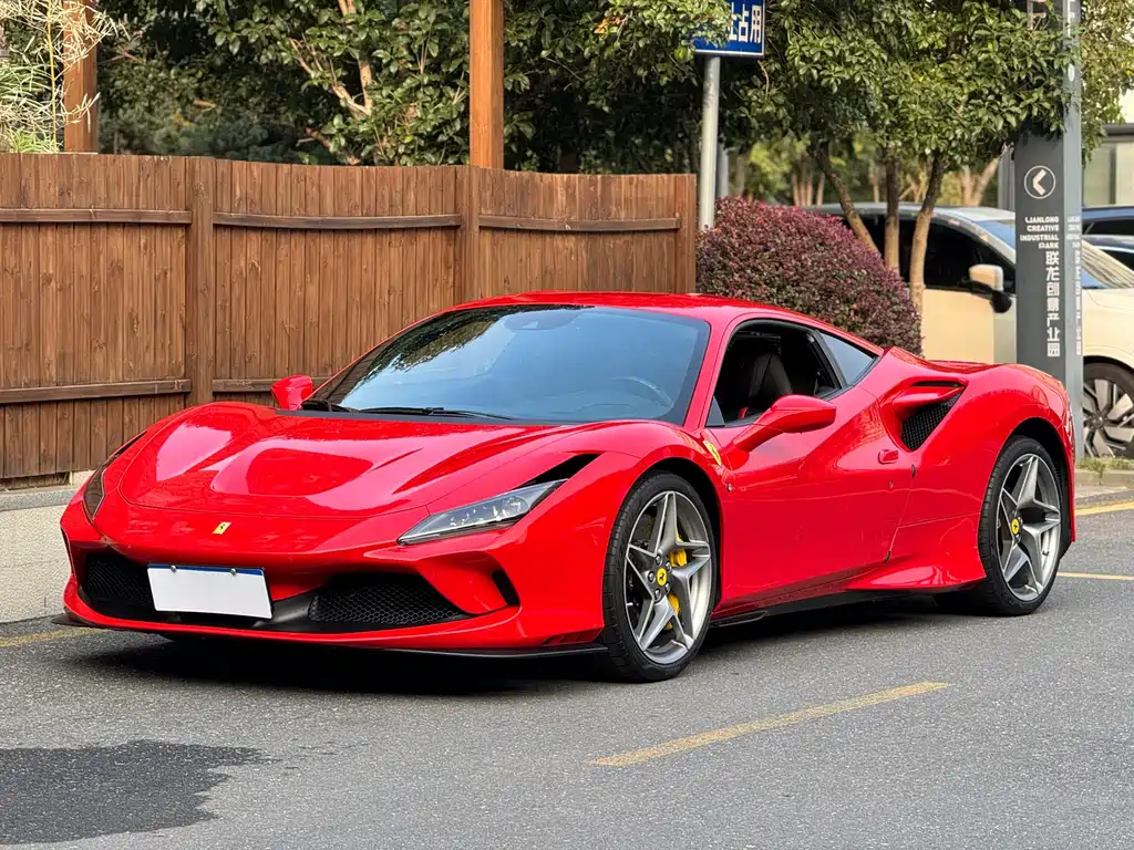 Ferrari F8 2021