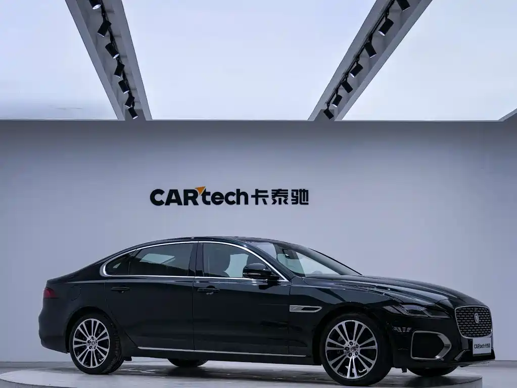 Jaguar XFL 2024 2.0T P250 Premium Luxury