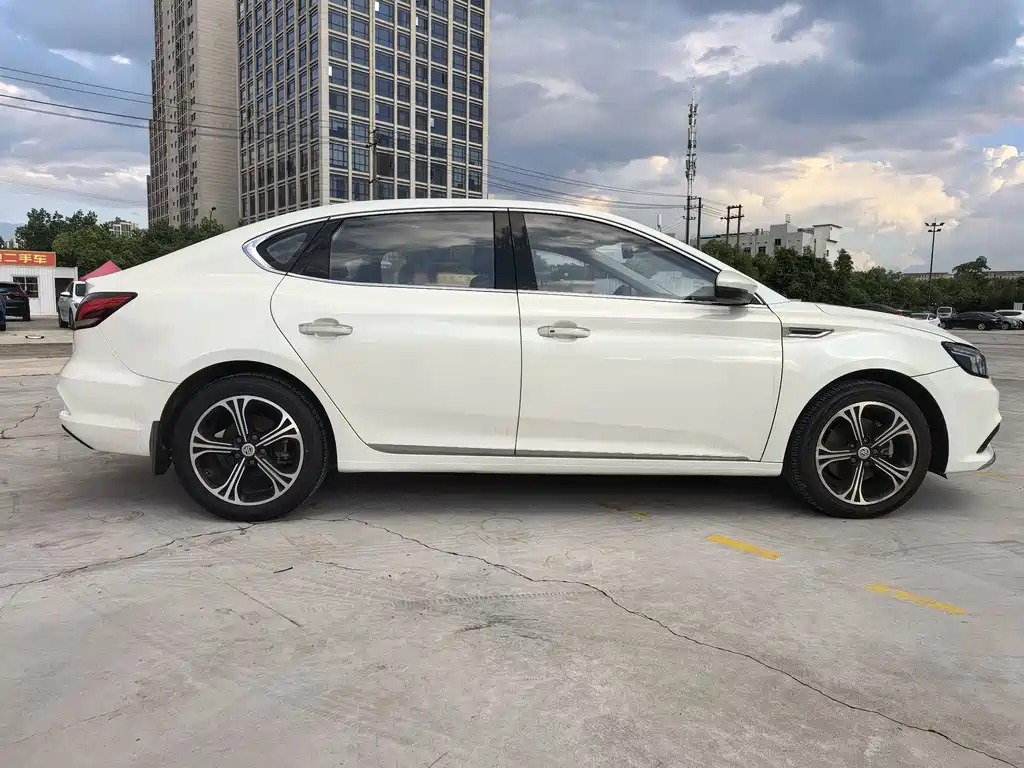 MG MG6 — миниатюра 4