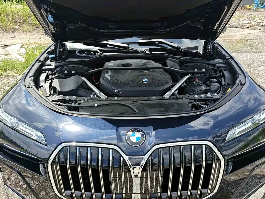 BMW 7 Series — миниатюра 14