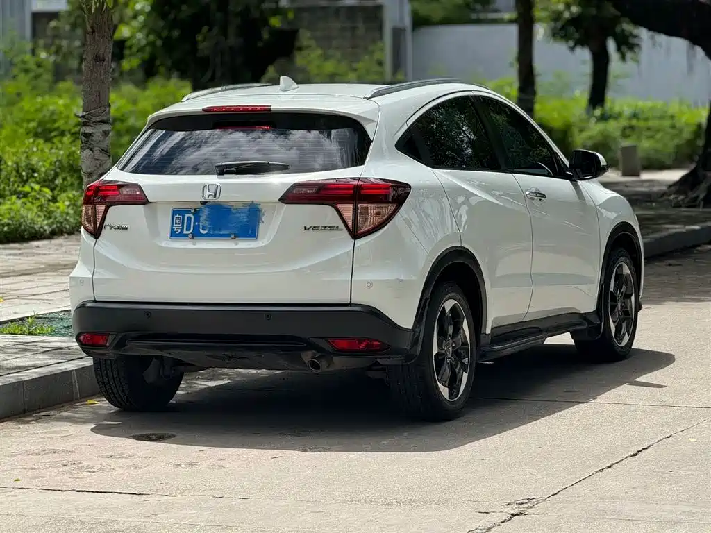 Honda Vezel 2015 1.8L CVT Luxury