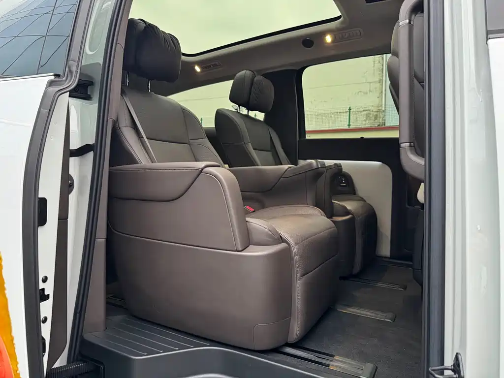 Li Auto Li MEGA — миниатюра 11
