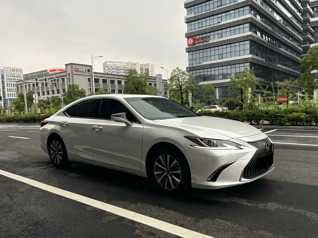 Lexus ES — миниатюра 3