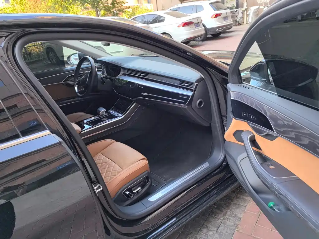 Audi A8 — миниатюра 6