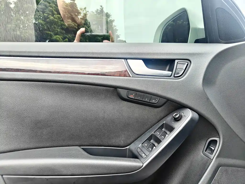 Audi A4L — миниатюра 12